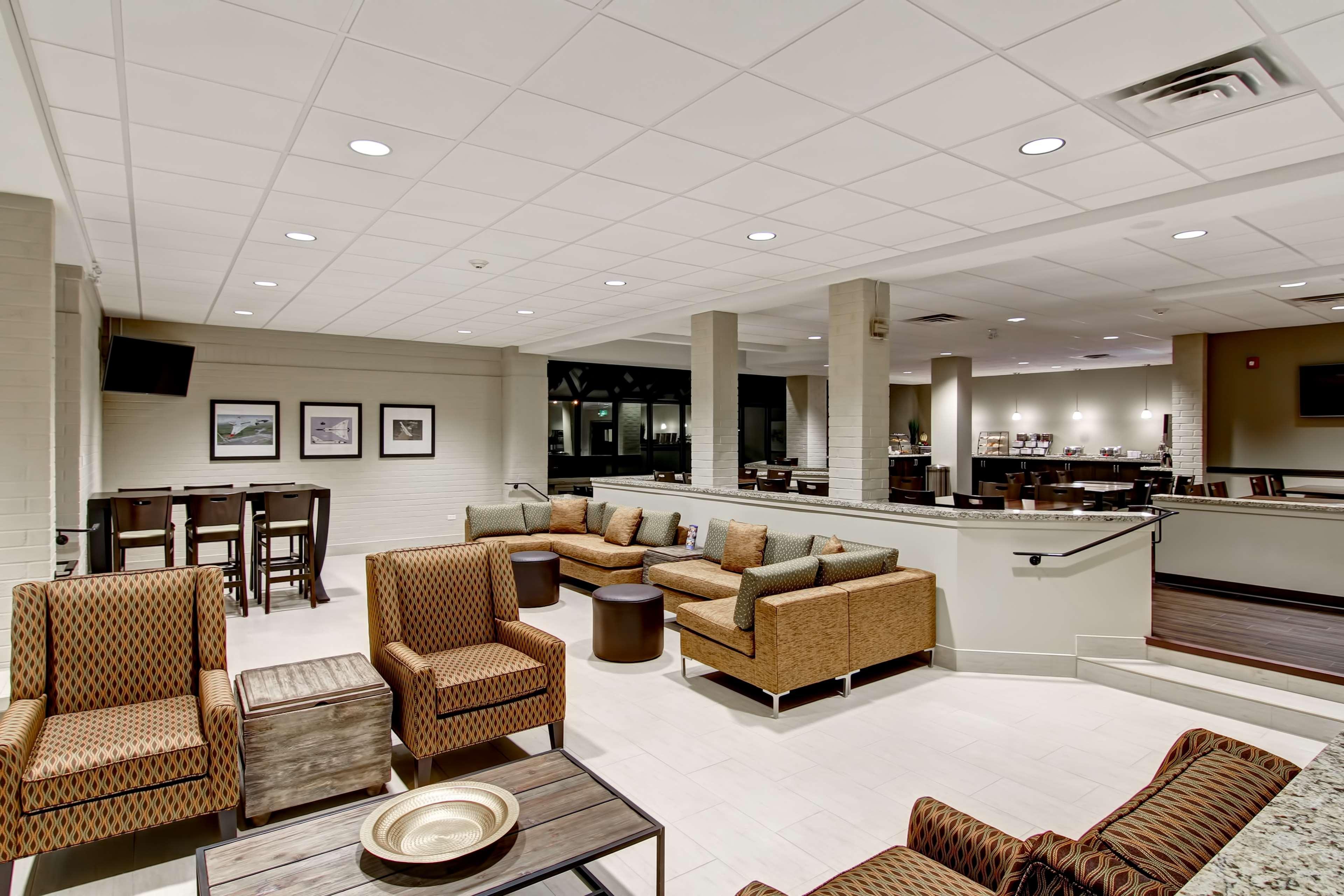 Best Western London Airport Inn & Suites Exterior photo