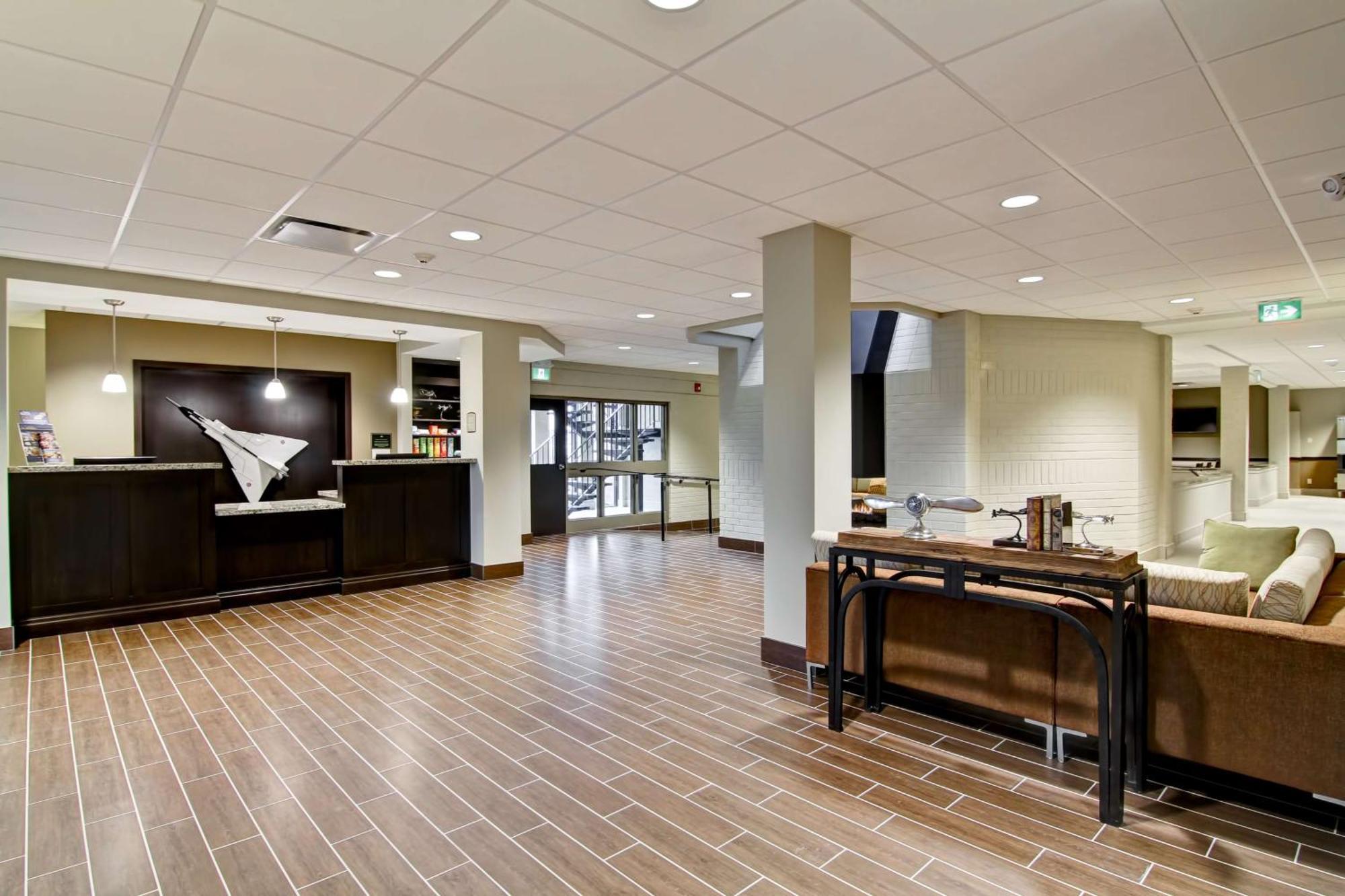 Best Western London Airport Inn & Suites Exterior photo