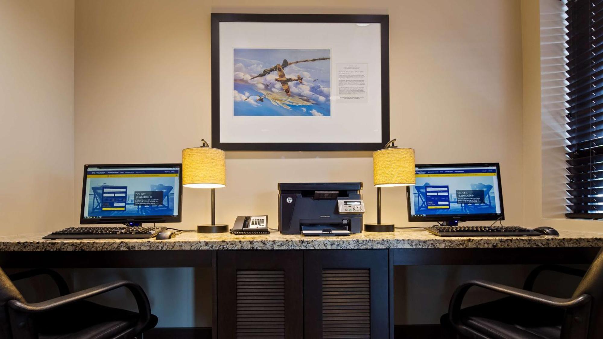 Best Western London Airport Inn & Suites Exterior photo